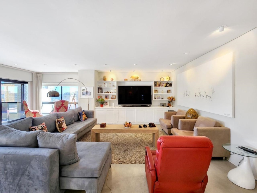 To Let 4 Bedroom Property for Rent in Sea Point Western Cape